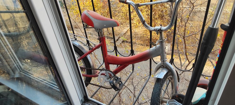 Велосипед...velik сотилади 8-12 йошга ту́ґри келади.