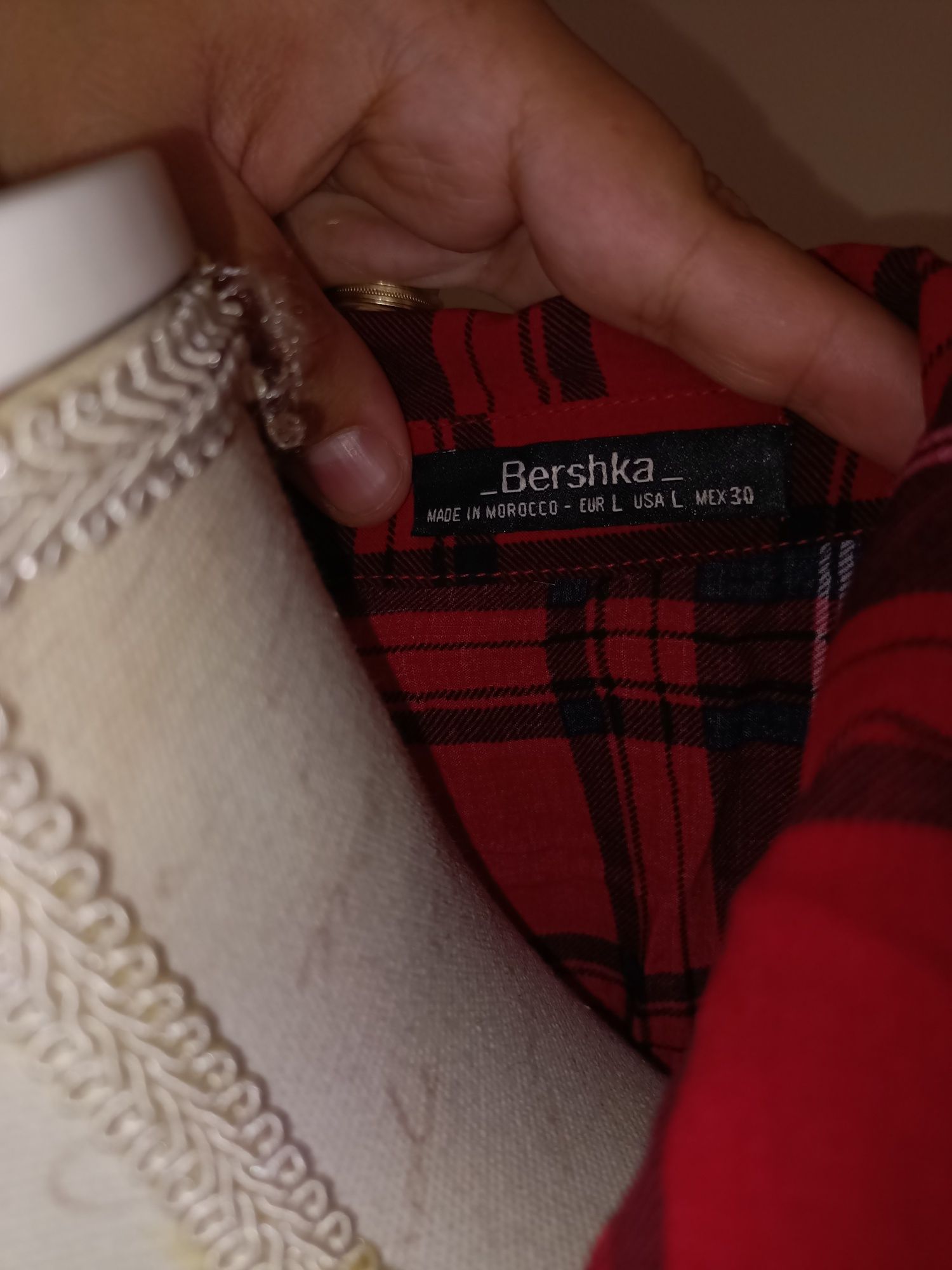Cămăși Bershka mărimea L