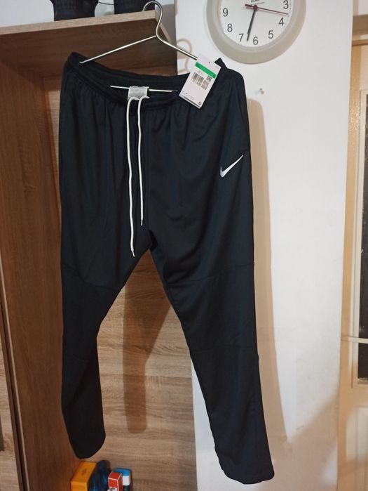 Pantaloni trening pentru barbati nike