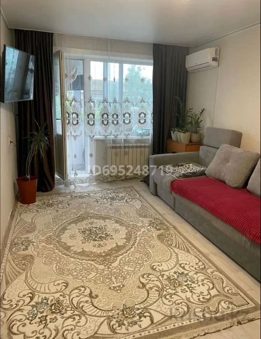 Продам 2 ком.квартиру новой планировки, район 8 школы