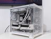 PC Ryzen 7 9800X3D RX 9070XT 32GB DDR5 2TB Gen4 NVMe