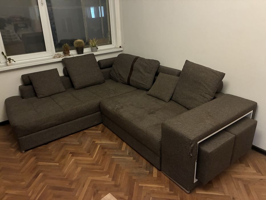 Диван разтегателен с размери 210х260 (210 при лежанката)