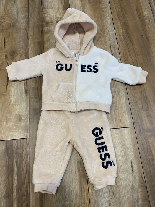 Бебешки топъл комплект Guess