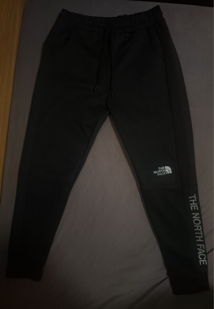 Нов комплект Суитшърт и анцуг The North Face