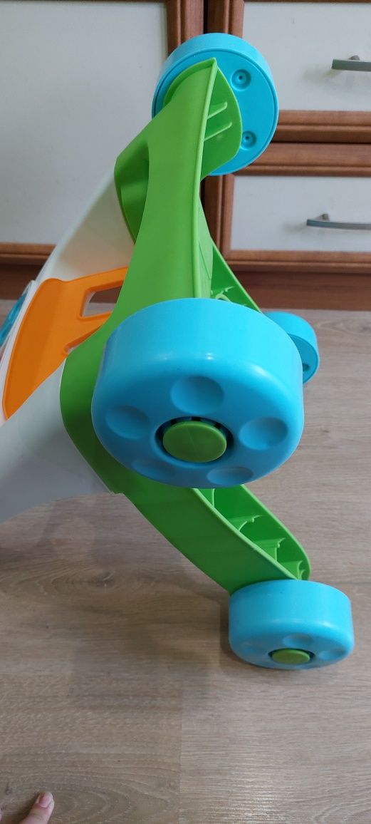 Бебешка проходилка за бутане Fisher Price