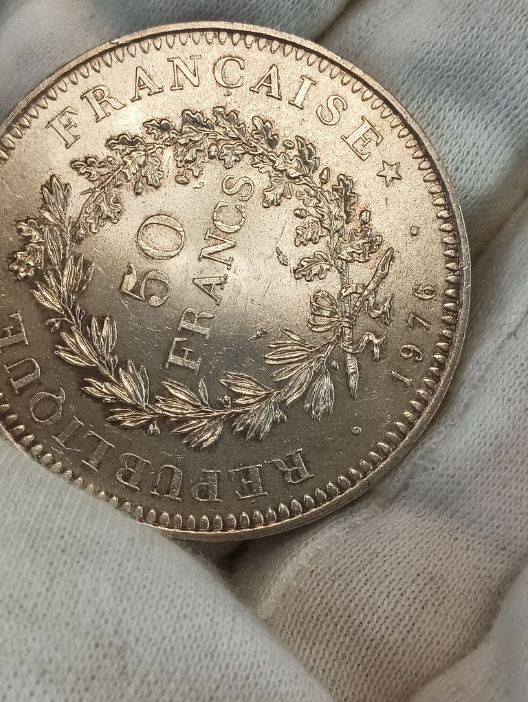 50 франка 1976 година .