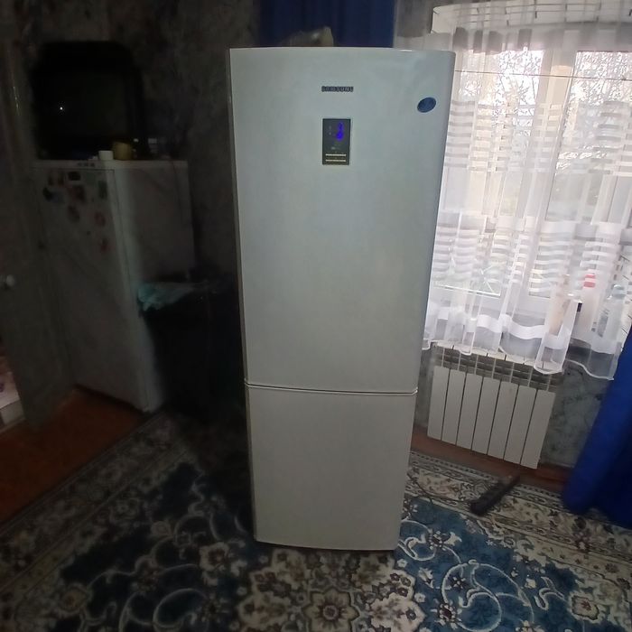 Холодильник Samsung No Frost180 cm
