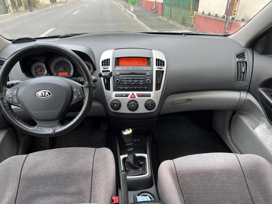 KIA CEED 2007 176000 km reali