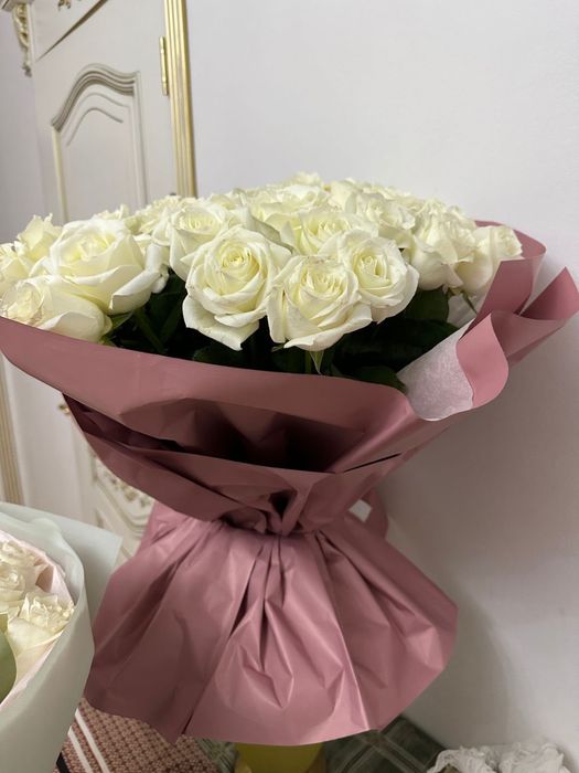 Букеты красивых белых роз , 51 шт и 25 шт