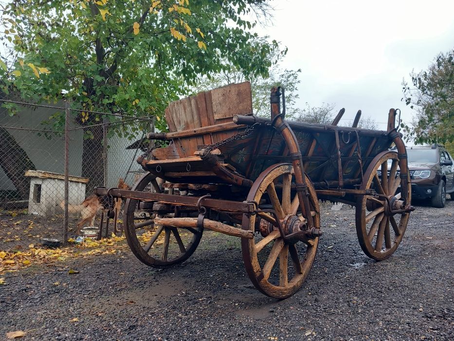 Caruta din lemn rustica traditionala