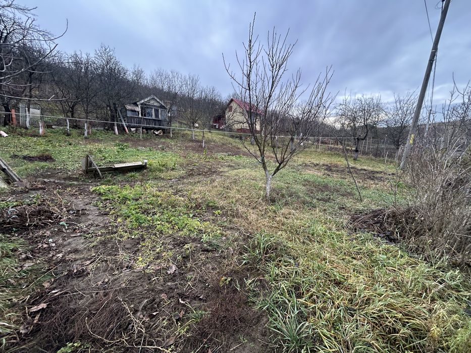 Vand Teren  la 20km de Cluj 2400mp si casa Batraneasca