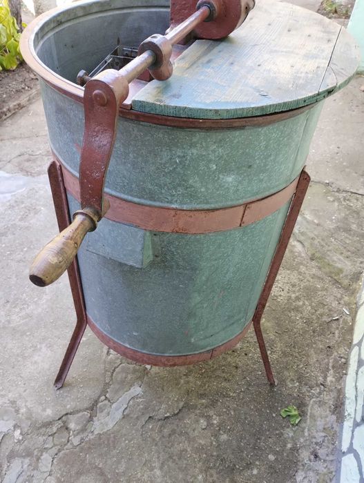 Центрофуга за мед