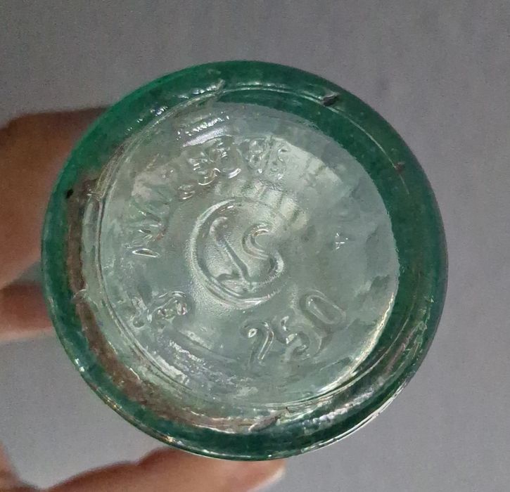 Sticlă veche de Cico din perioada comunistă