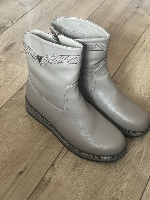 Обувь - сапоги женские.