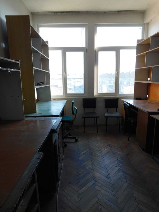 Дава се под наем Офис в Търговище, Център - 12 кв.м за 50 € - Снимка #4