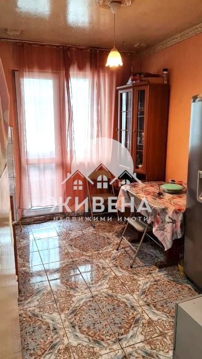 Продавам панелен 4-стаен апартамент, кв. Владиславово