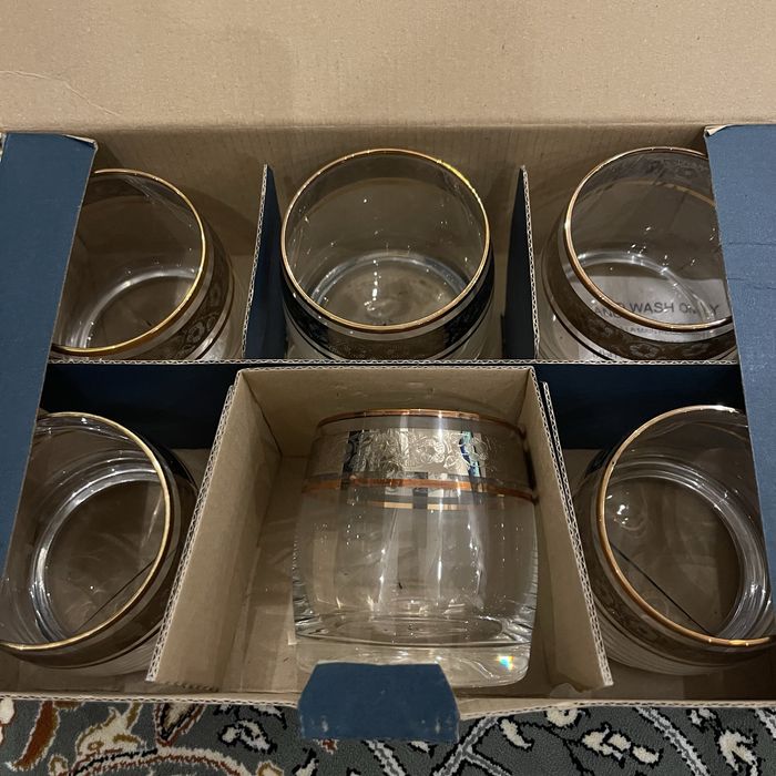 Рюмки, бокалы, вазы