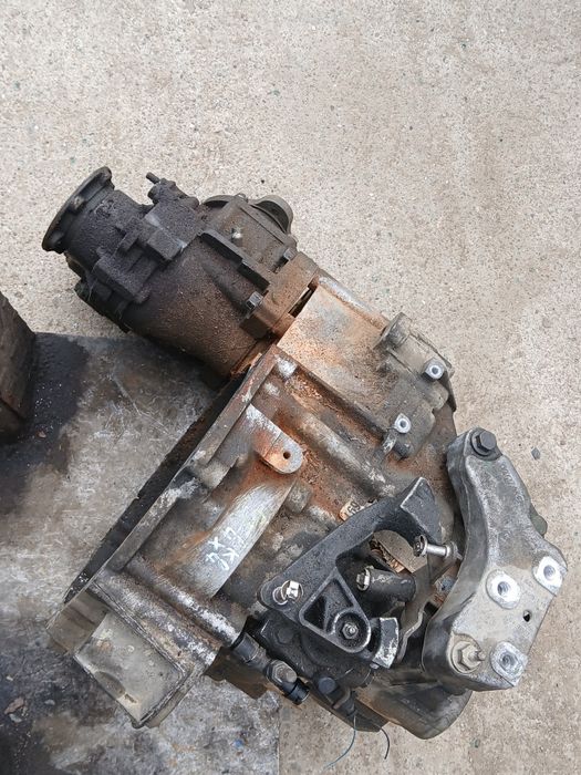 Cutie Viteze Vw Seat 2.0 BKD 4x4 din 2006