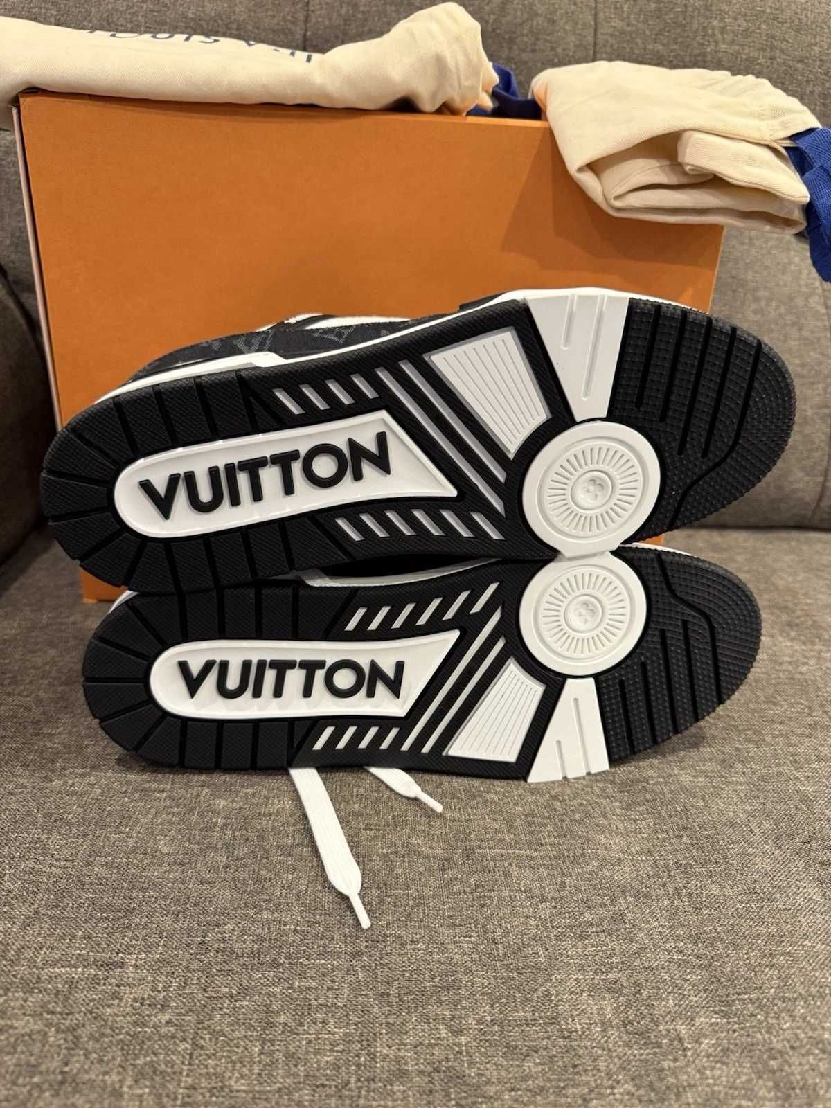 Louis Vuitton Trainers Black and White 36-46