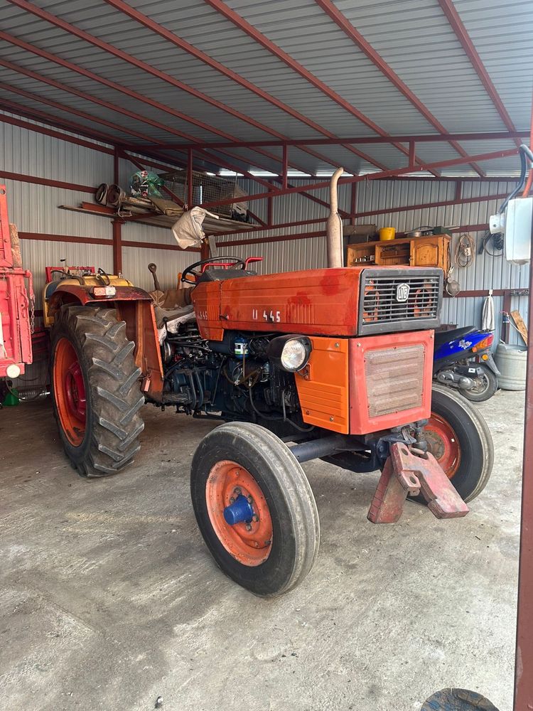 Vand tractor UTB 445