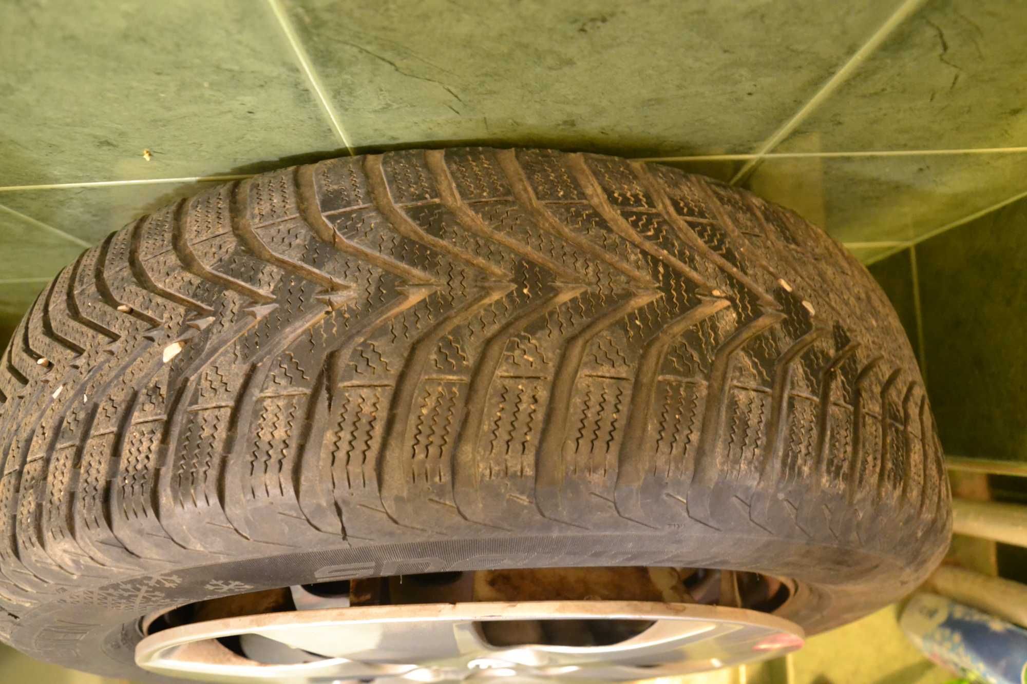 Стоманени джанти за Kia, Hyundai, Mazda 15" със зимни гуми 185/65 R15