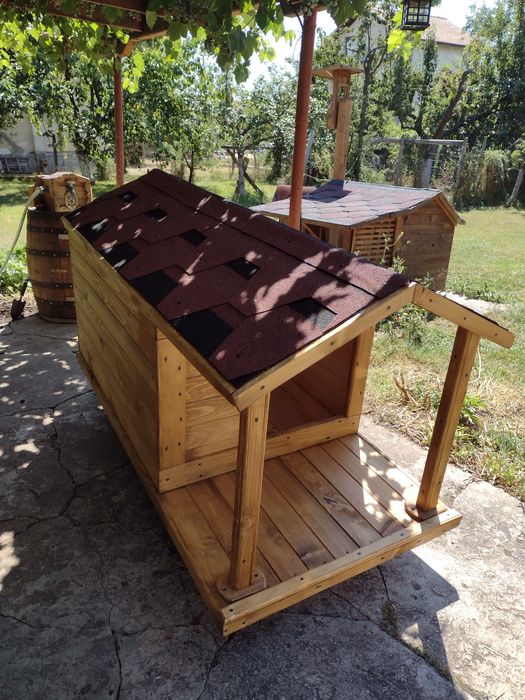 Кучешки къщи с веранди