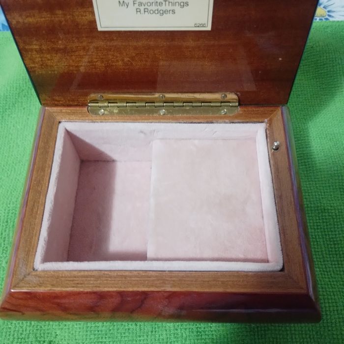 Cutie muzicala Reuge