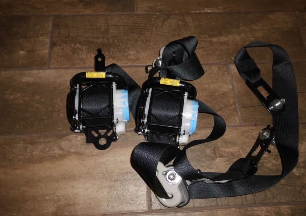 Рециклиране ремонт и отключване на колан колани