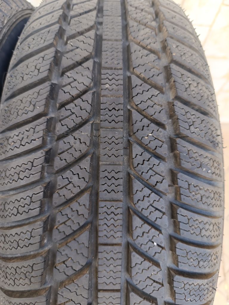 Зимни гуми Roadx 215/65/16 dot 2024