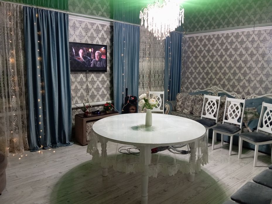 Продам отдельно стоящий дом с большим участком земли