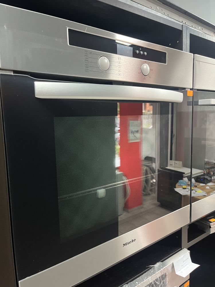Miele H4114 BP фурна за вграждане с пиролиза/ 24 мес гаранция