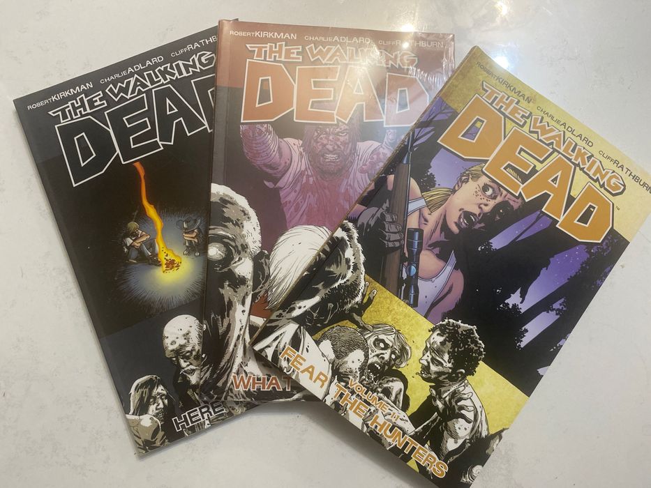 Комиксы в оригинале the walking dead / ходячие мертвецы