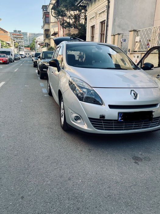 Renault grand scenic 2011