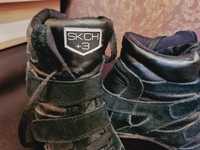 Продам черные кожа и замша Сникерсы (ботинки на танкетке) от Skechers