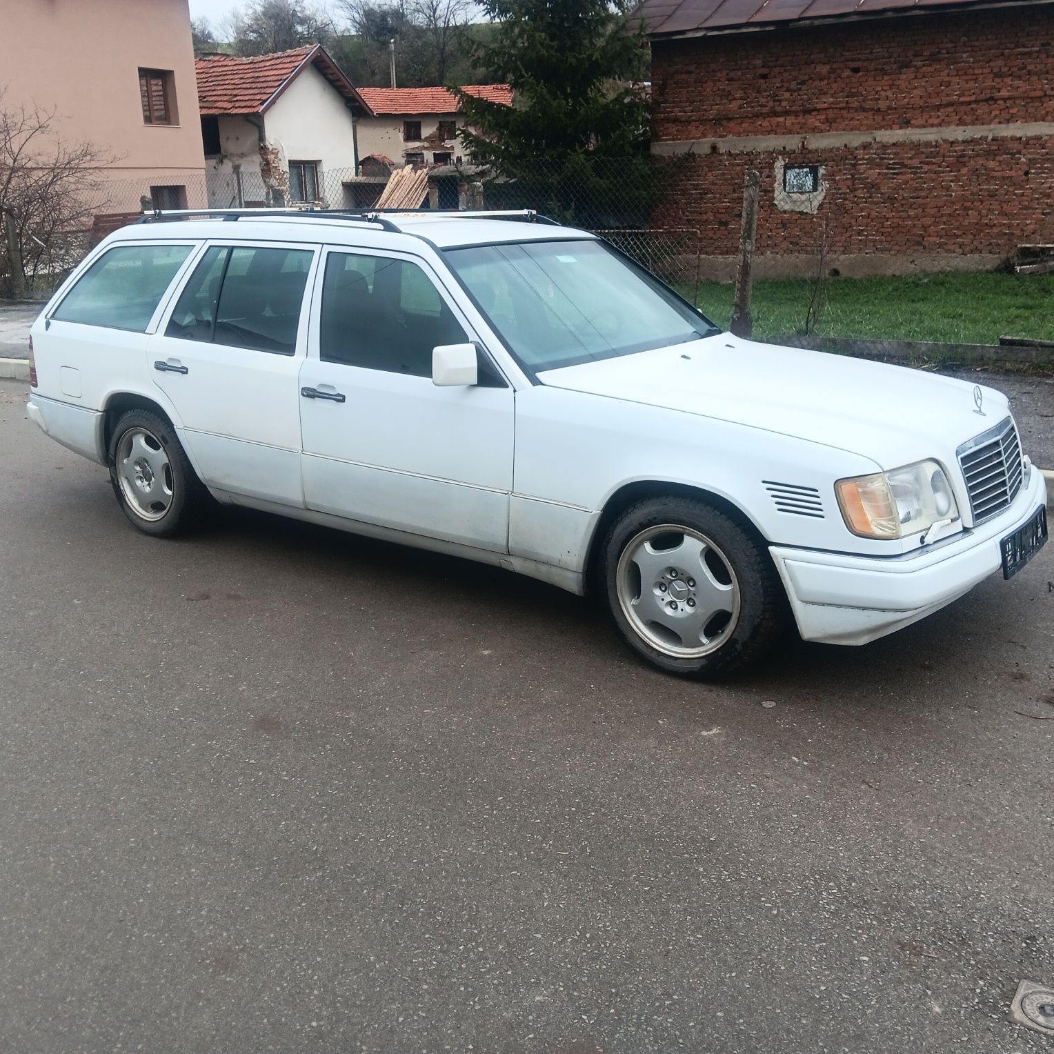 Mercedes W124 300 TD на части!