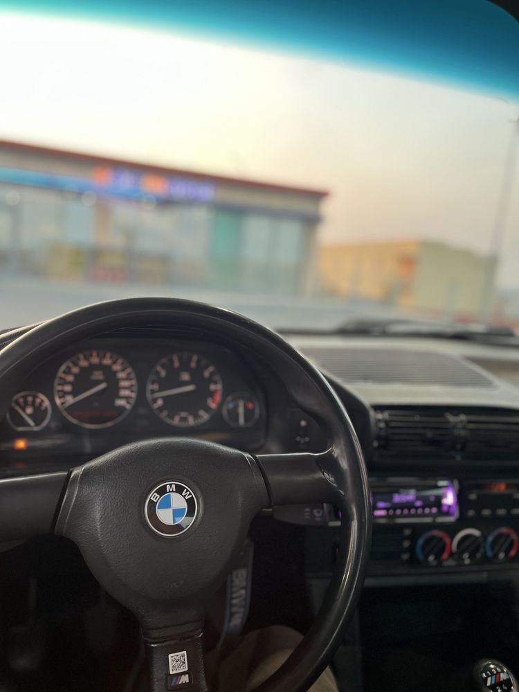 BMW E34 срочно в городе
