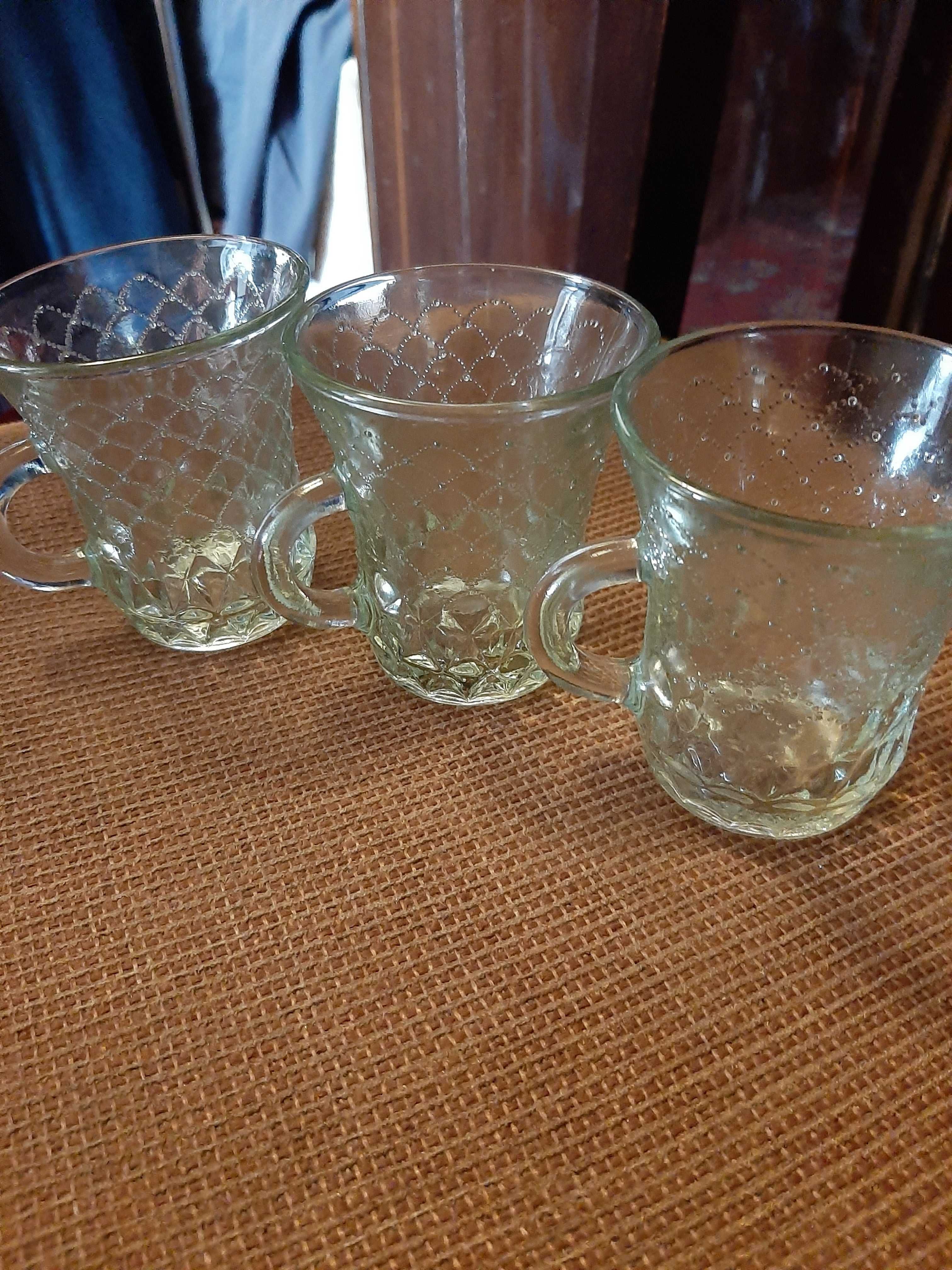 Чашка с блюдцем для кофе стекло, кувшин стекло, розетки и другое