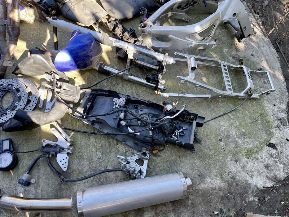 Piese Yamaha R6 2000