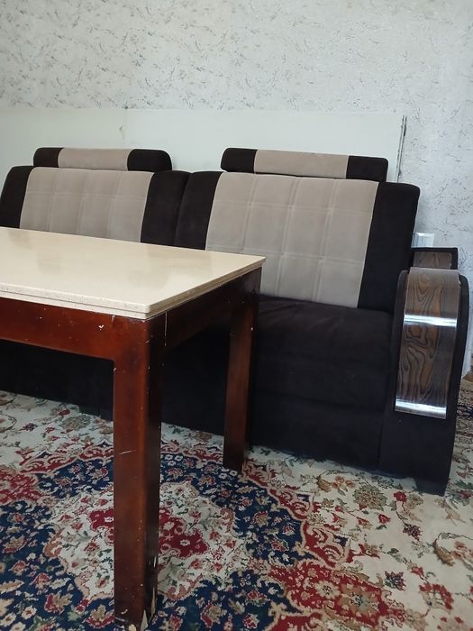 Стол обеденныйи!