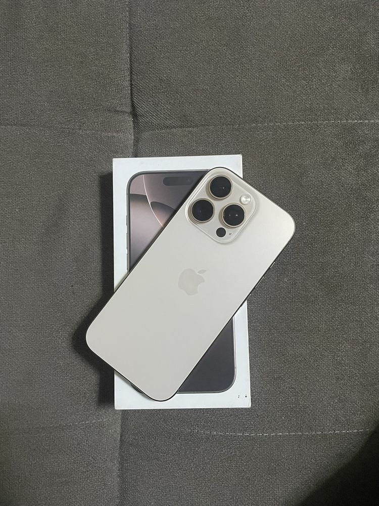 Iphone 16 про в отличным состоянии