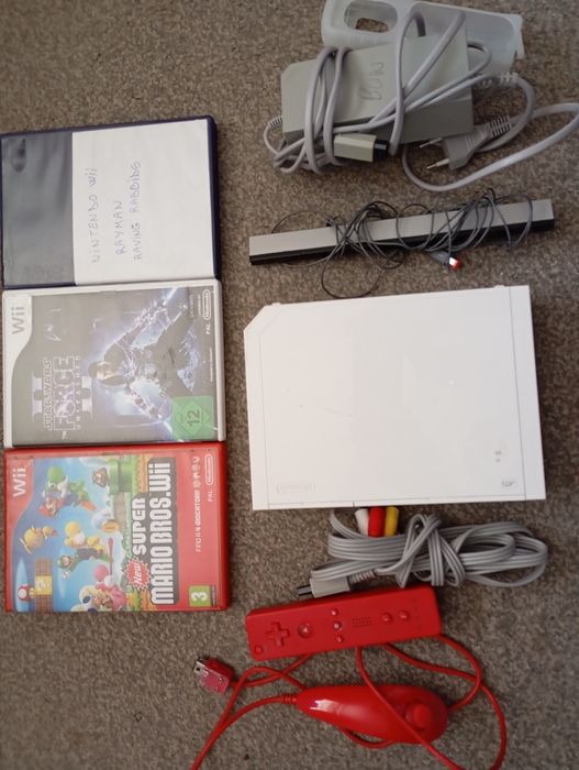 Nintendo Wii cu trei jocuri la prețul de 180 lei
