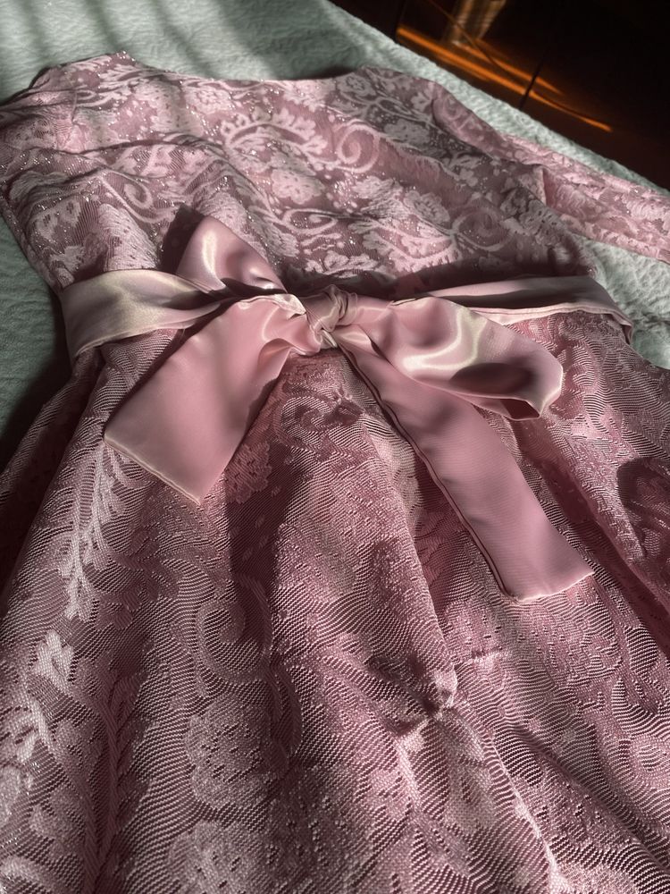 СРОЧНО продается платье розовое ШЫМКЕНТ!