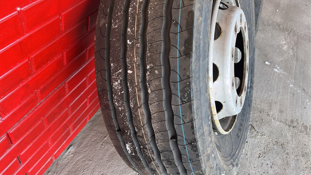 Продам колеса вместе с дисками. Новые.