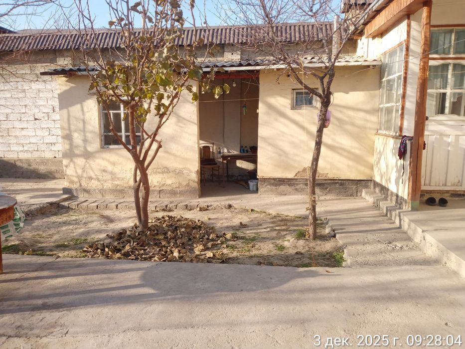 Uy sotiladi tayyor uchastka