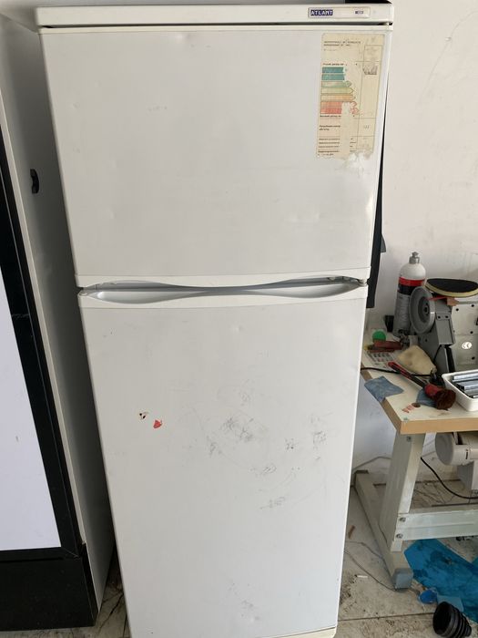 Холодильник жаксы жасап тұр