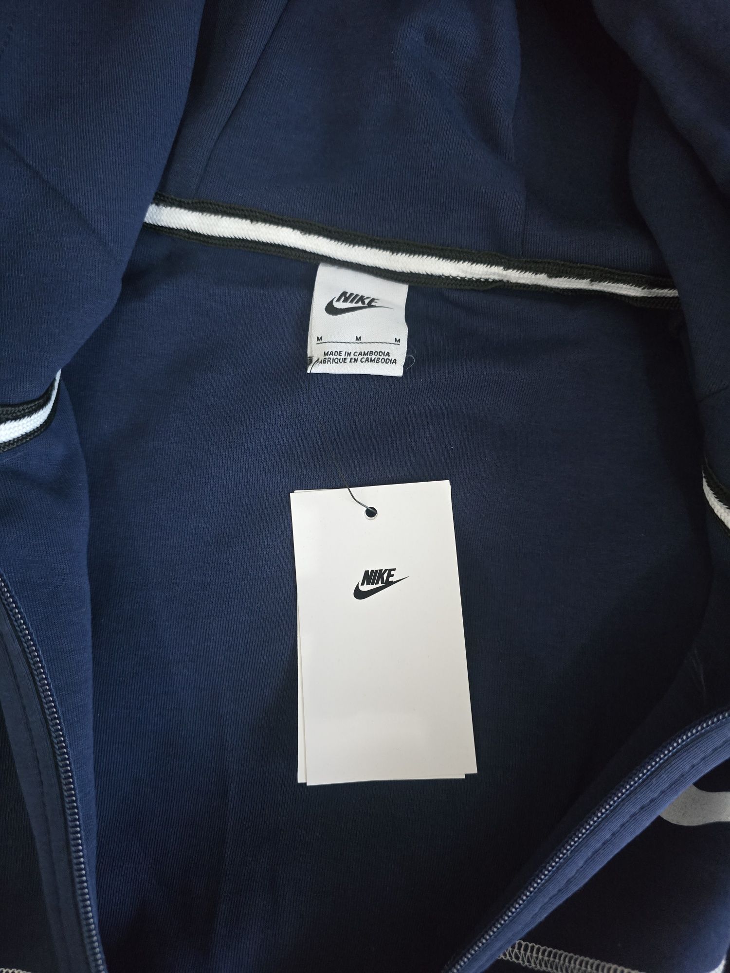 Compleu Nike Swoosh M