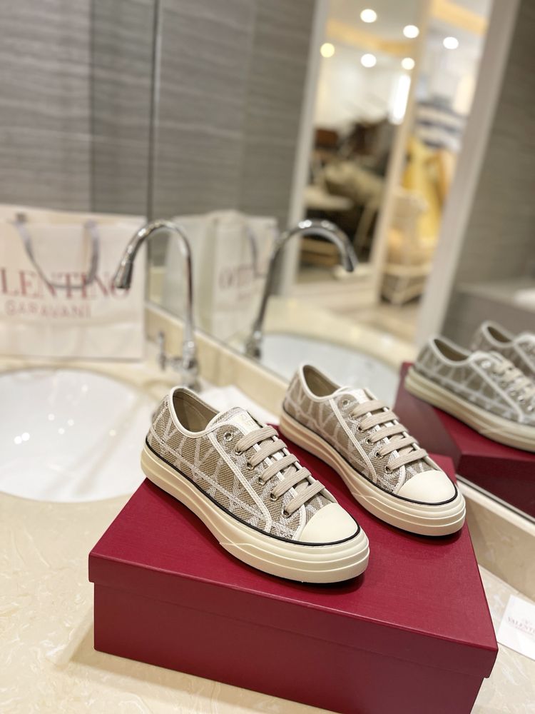 Adidasi Valentino 35-46