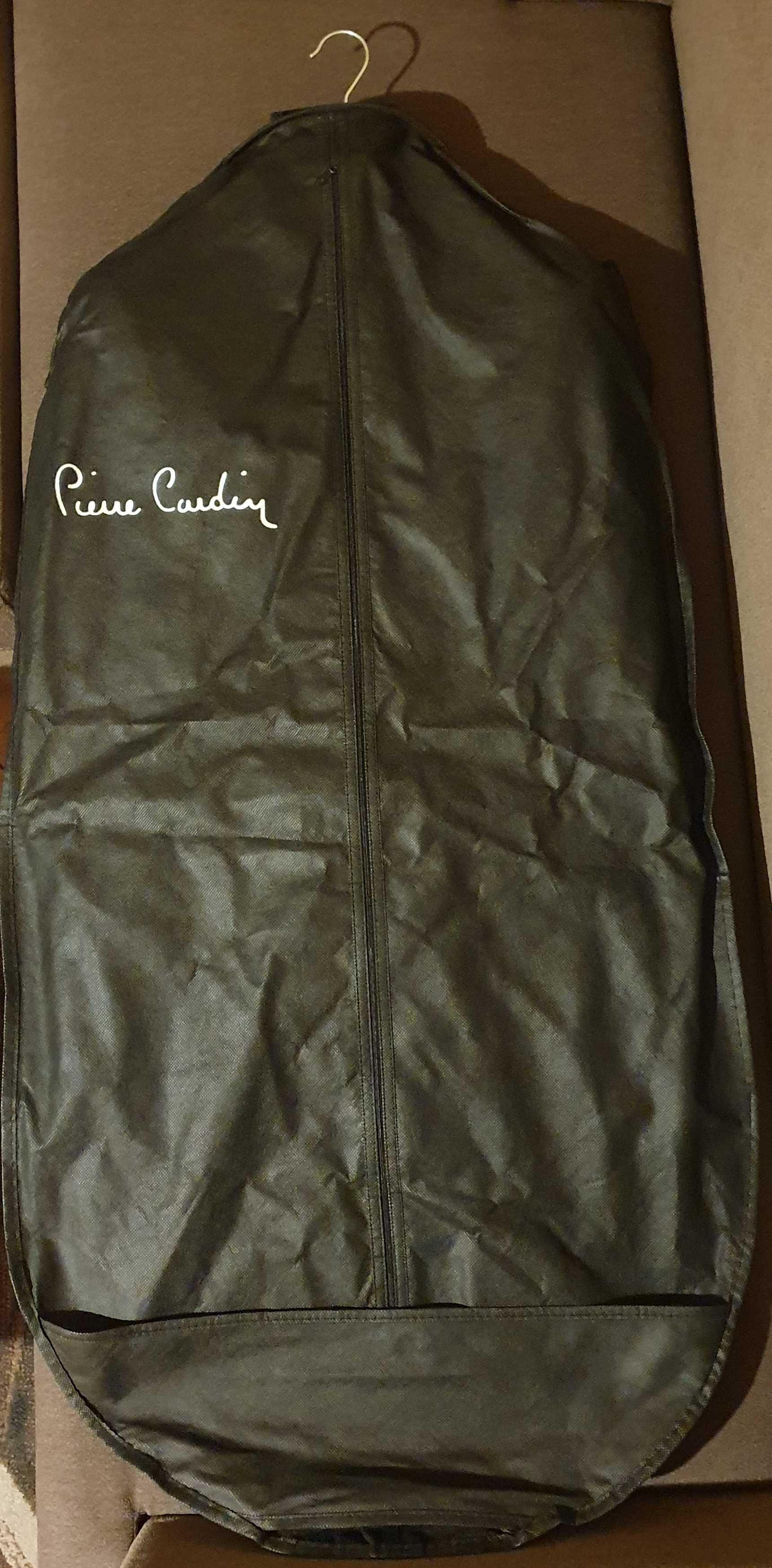 Костюм Pierre Cardin, в перфектно състояние (носен веднъж).