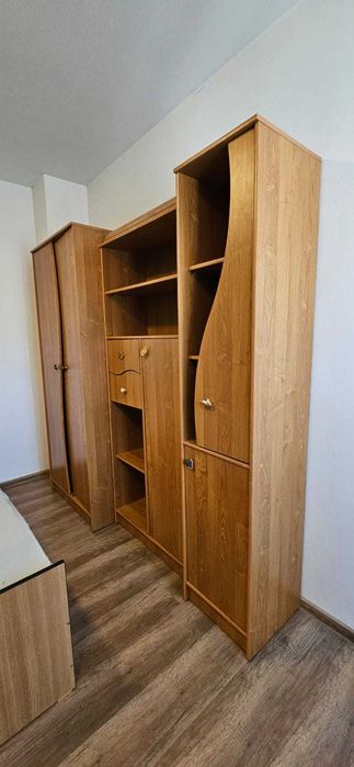 Vand mobila cu 4 corpuri + birou