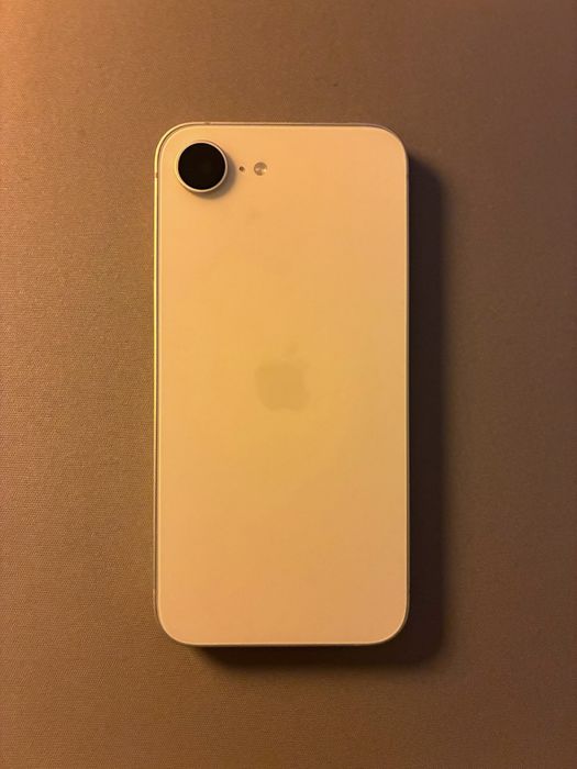 IPhone 16e на 128 гб